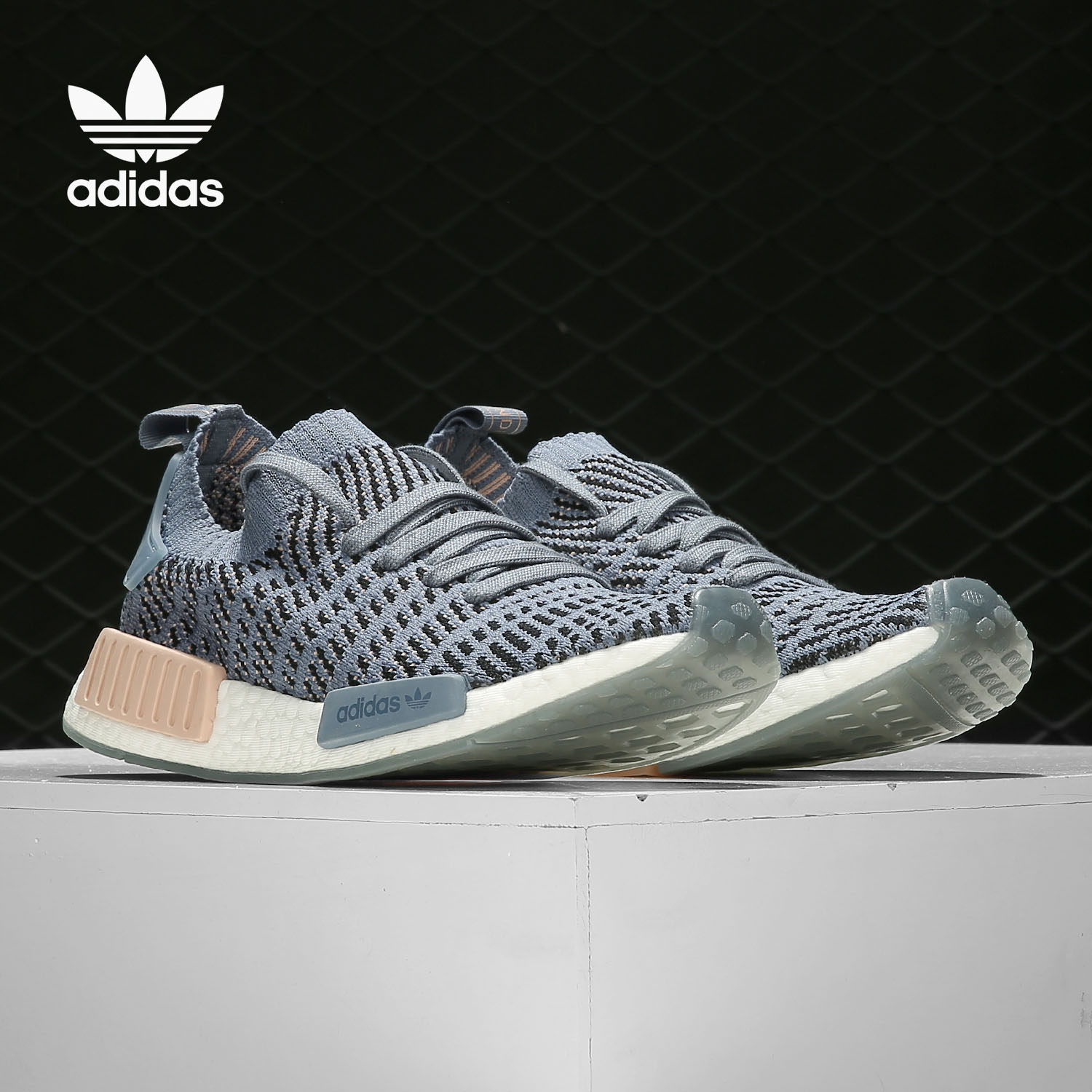 阿迪达斯NMD_R1STLT男子跑步鞋