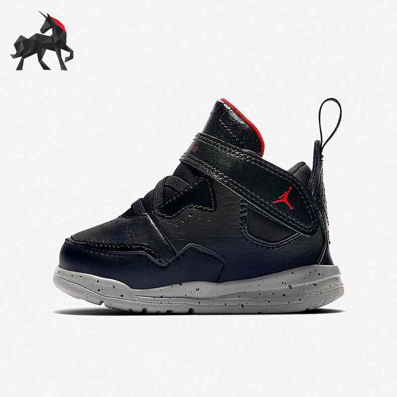 耐克小童中帮运动休闲鞋