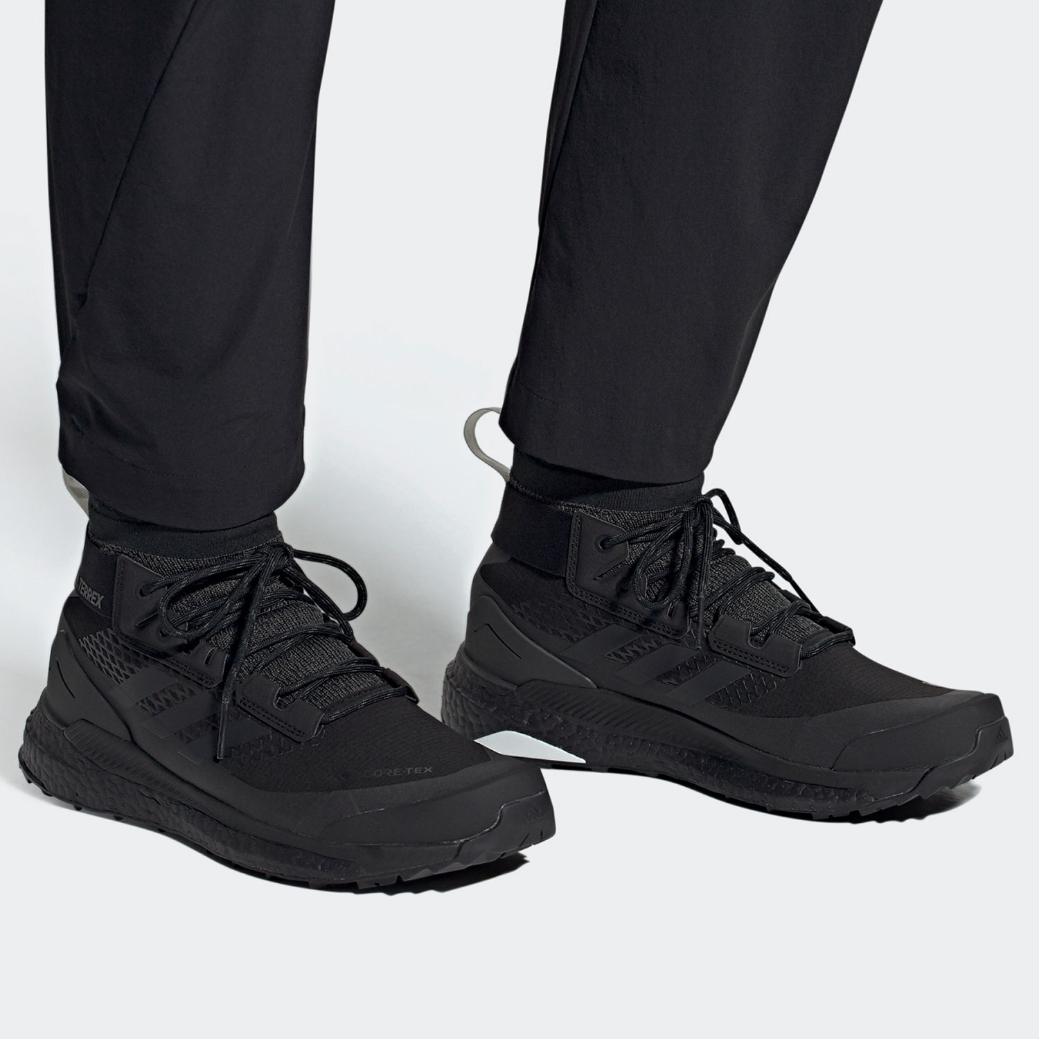 阿迪达斯男女户外徒步运动鞋