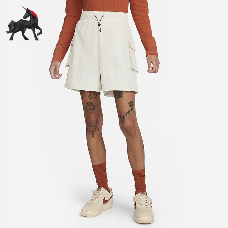 耐克女子机能风休闲个性高腰短裤