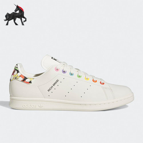 Adidas/阿迪达斯情侣款低帮板鞋
