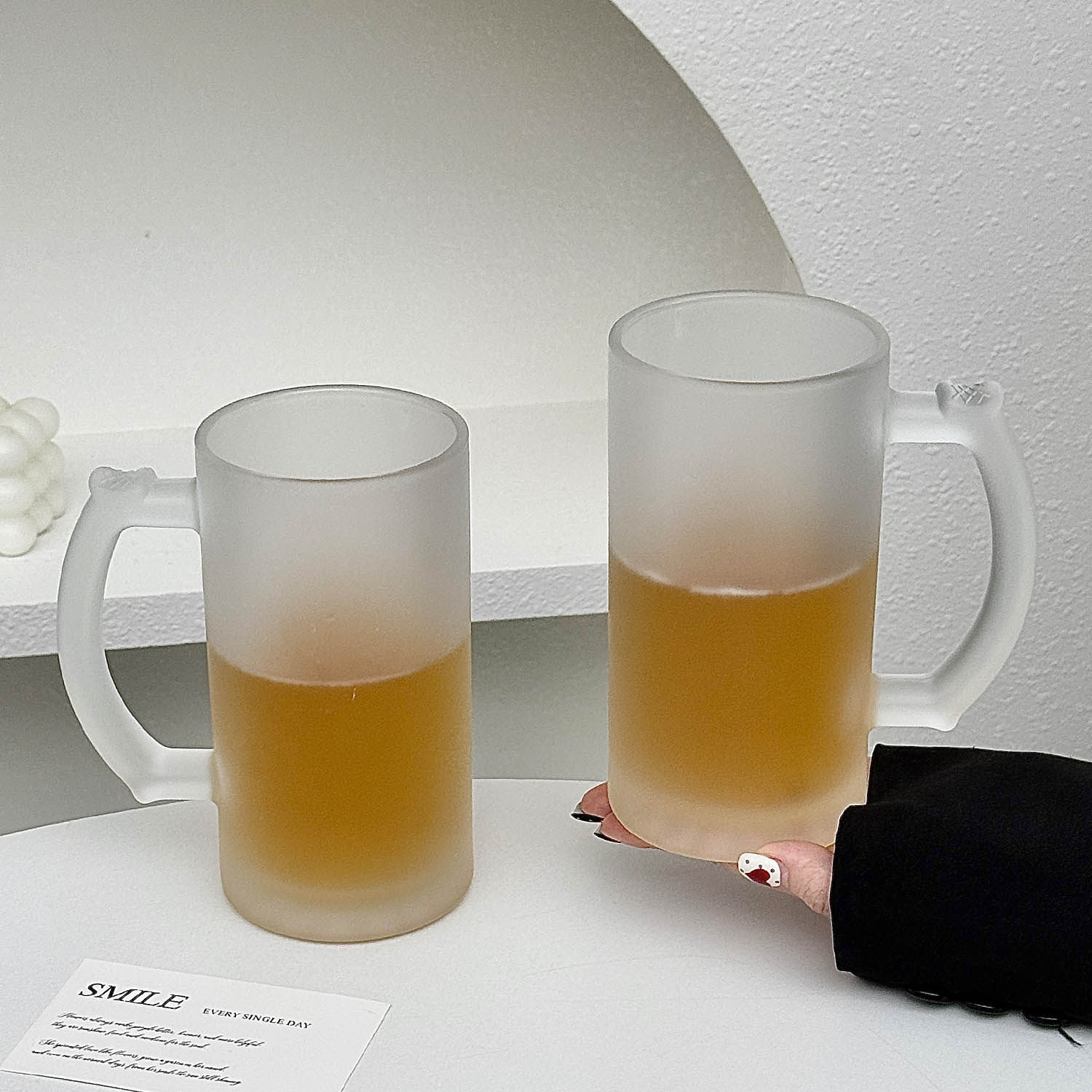 磨砂带把大容量高颜值玻璃啤酒杯