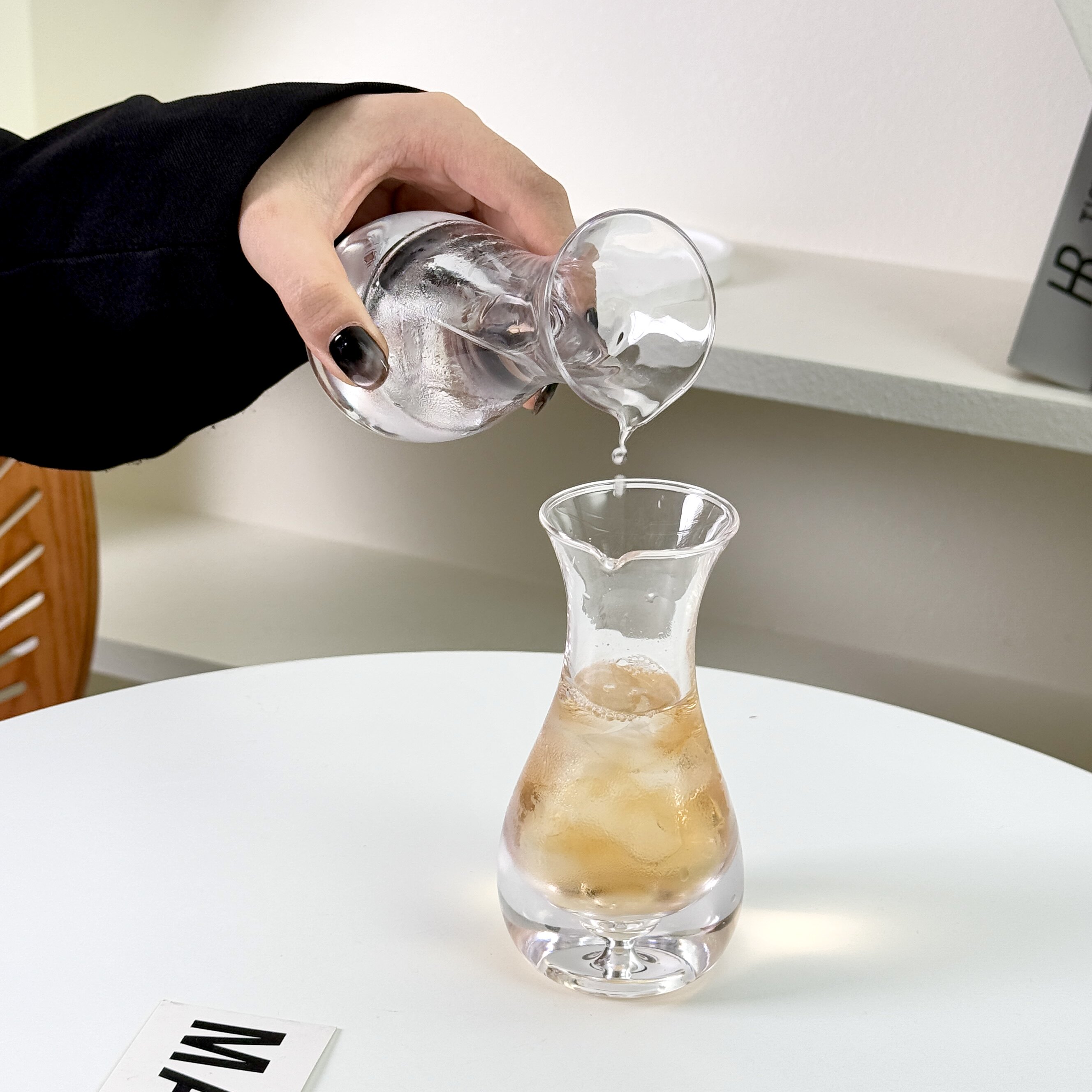 ins创意玻璃厚底分酒器