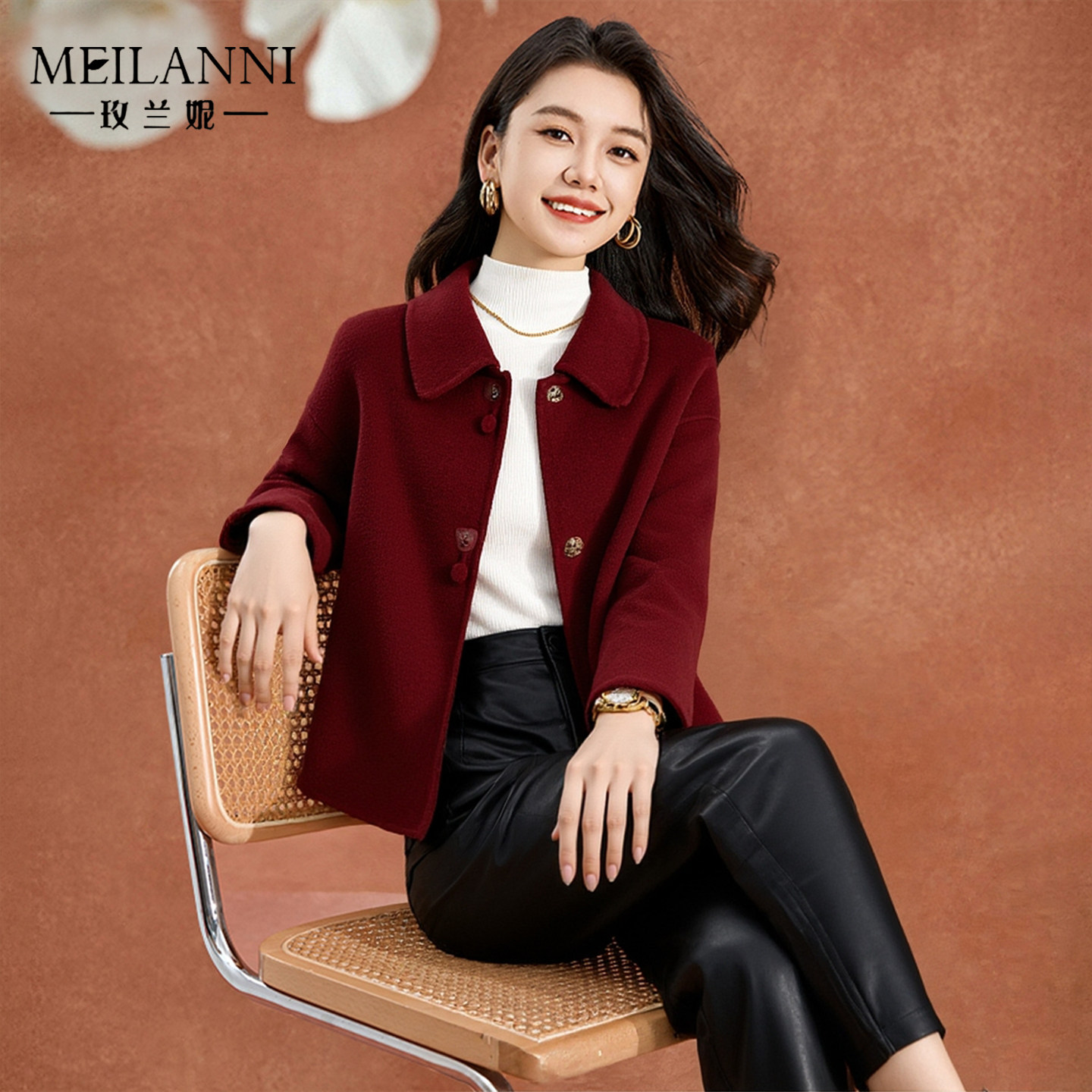 玫兰妮红色毛呢外套妈妈气质穿搭