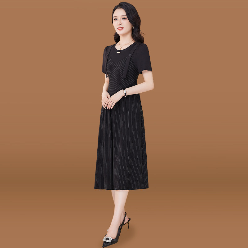 冰丝条纹假两件套连衣裙2026新款女夏季气质轻奢高级感十三行裙子