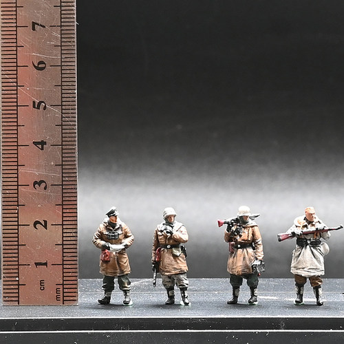 三荣德国冬季4人组B完成品模型