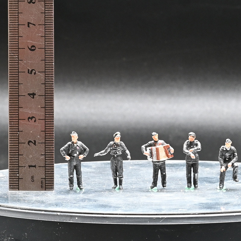 三荣德装甲兵5人组拉手风琴