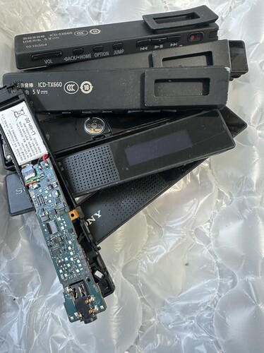 索尼Sony icd-tx660数码录音笔维修配件电池屏幕外壳维修lis156