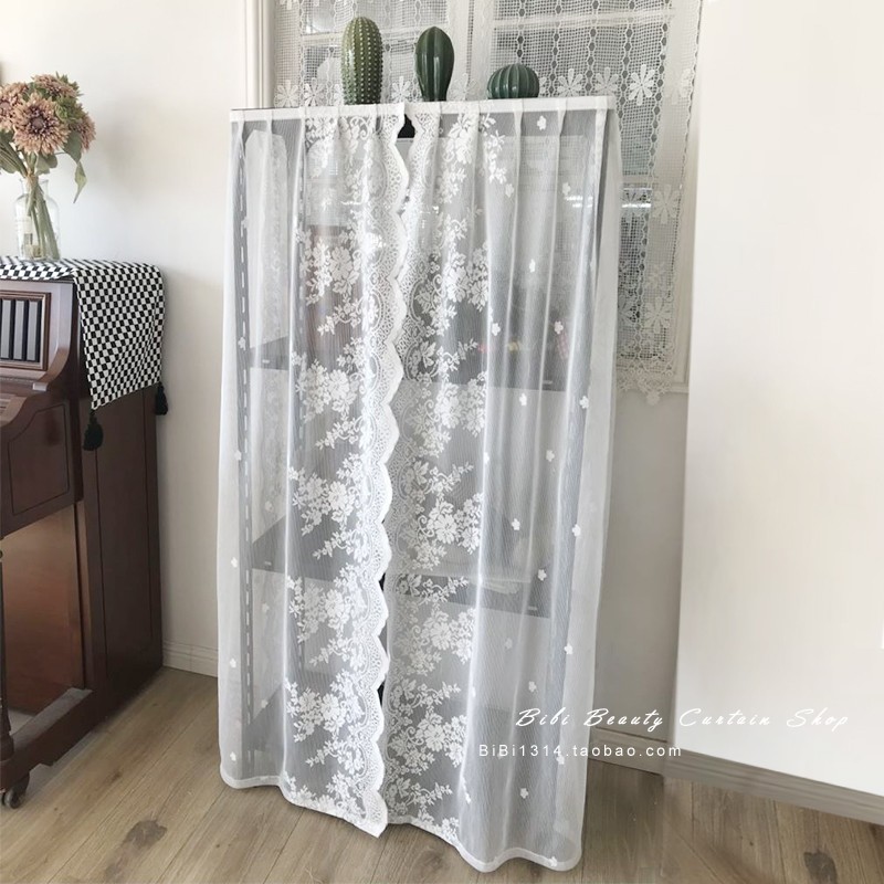 马小萌白色经编纱免打孔