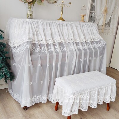 马小萌白色法式镂空水溶棉布