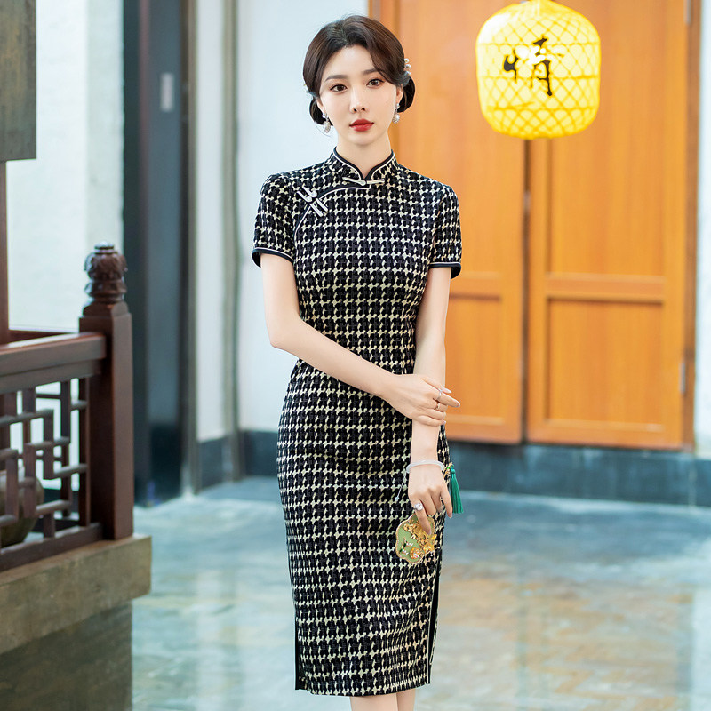 复古中长款烫金格子旗袍