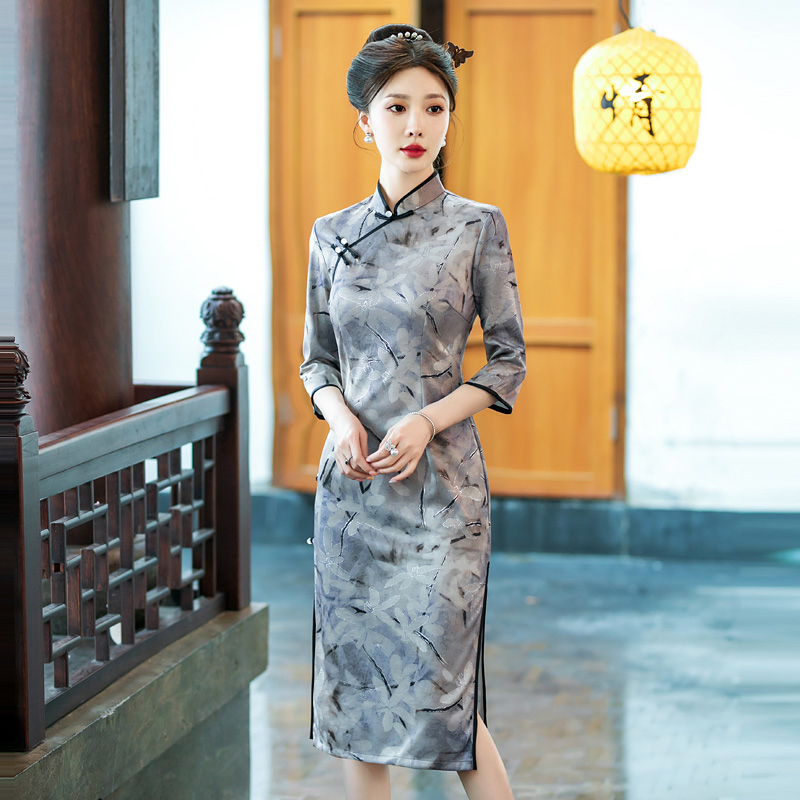 复古旗袍新中式年轻款改良连衣裙国风妈妈日常春秋季新款优雅礼服