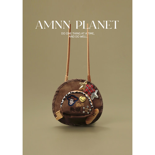 AMNN 可爱卡通胡迪帽斜挎包复古西部刺绣玩偶小众设计百搭单肩包