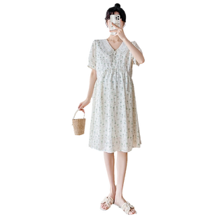 孕妇连衣裙夏装2026小个子气质孕妇装碎花娃娃领雪纺哺乳喂奶裙子