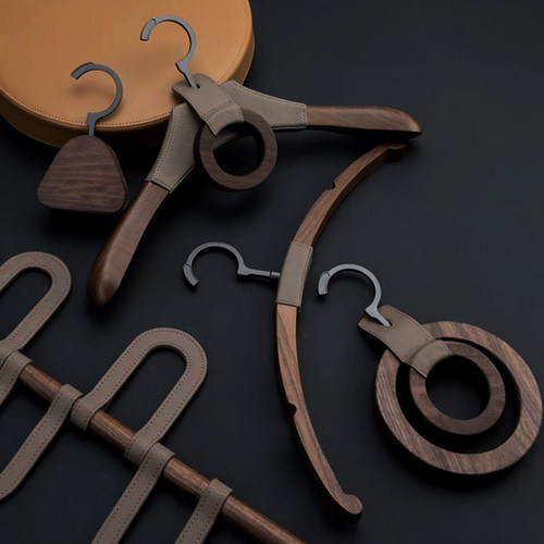 北欧软装围巾领带皮质挂件裙装套装衣架衣架撑杆样板间领带挂杆