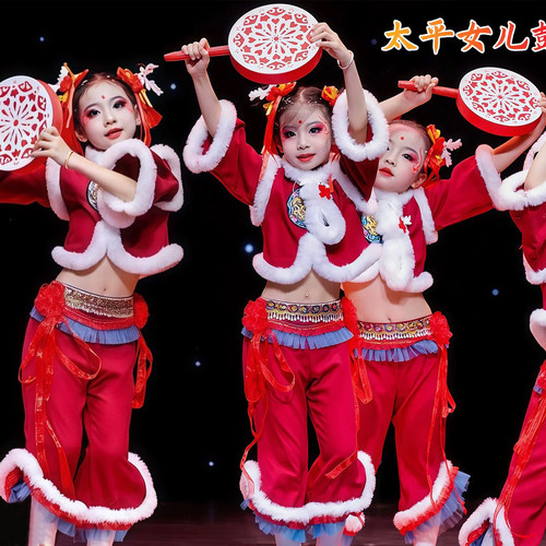 儿童新年红色喜庆打鼓演出服