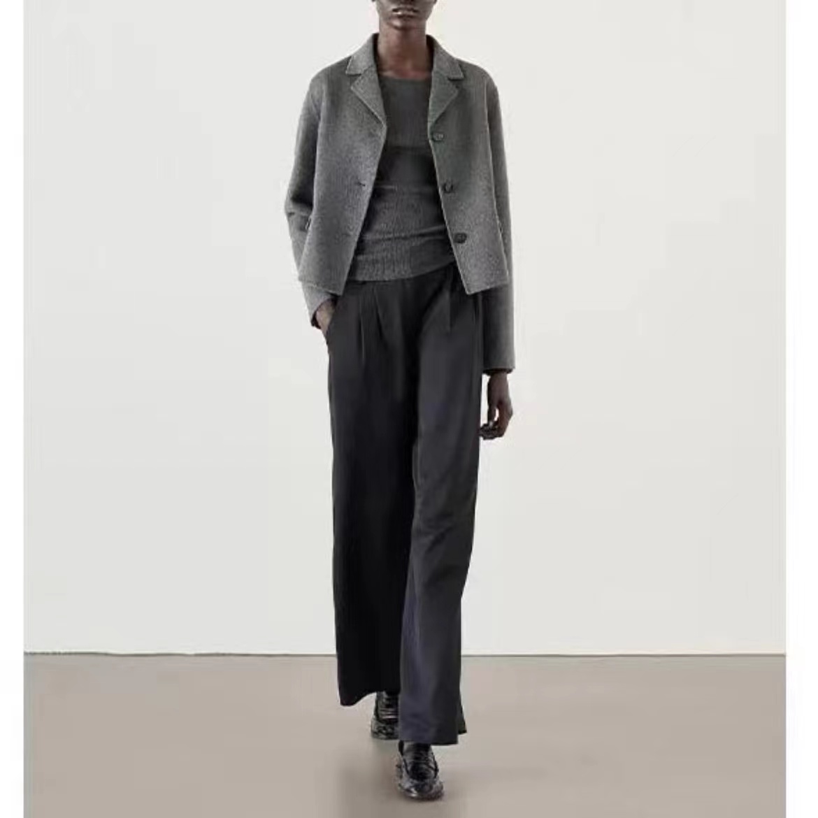 知识分子智性通情短款大衣外套