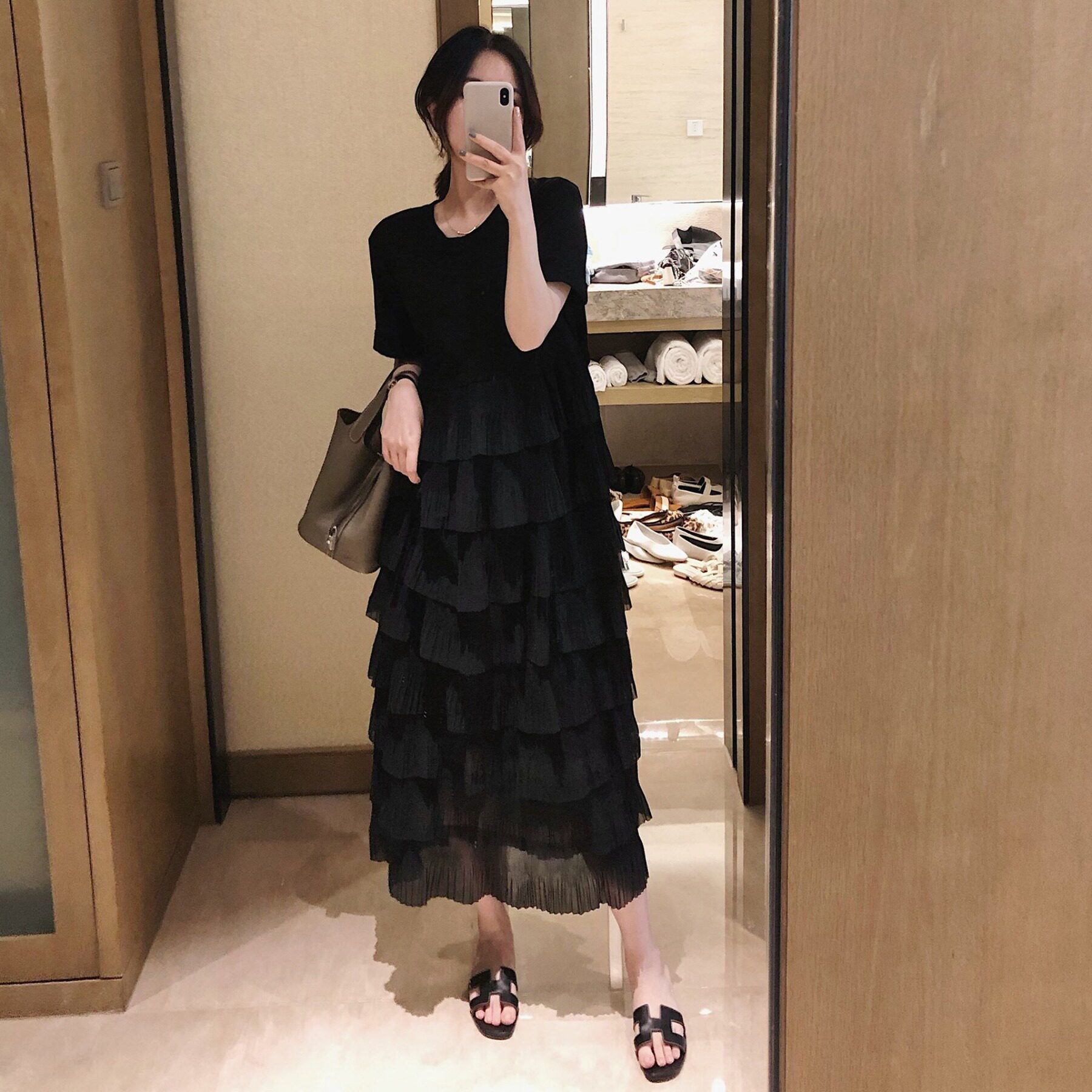 夏季新款韩版气质赫本风显瘦蛋糕小黑裙女胖MM大码圆领短袖连衣裙