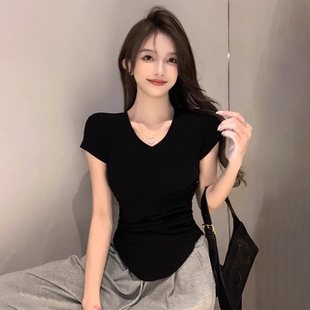 显瘦纯欲冰丝体恤上衣 黑色V领短袖 T恤女夏装 新款 弧形下摆收腰修身