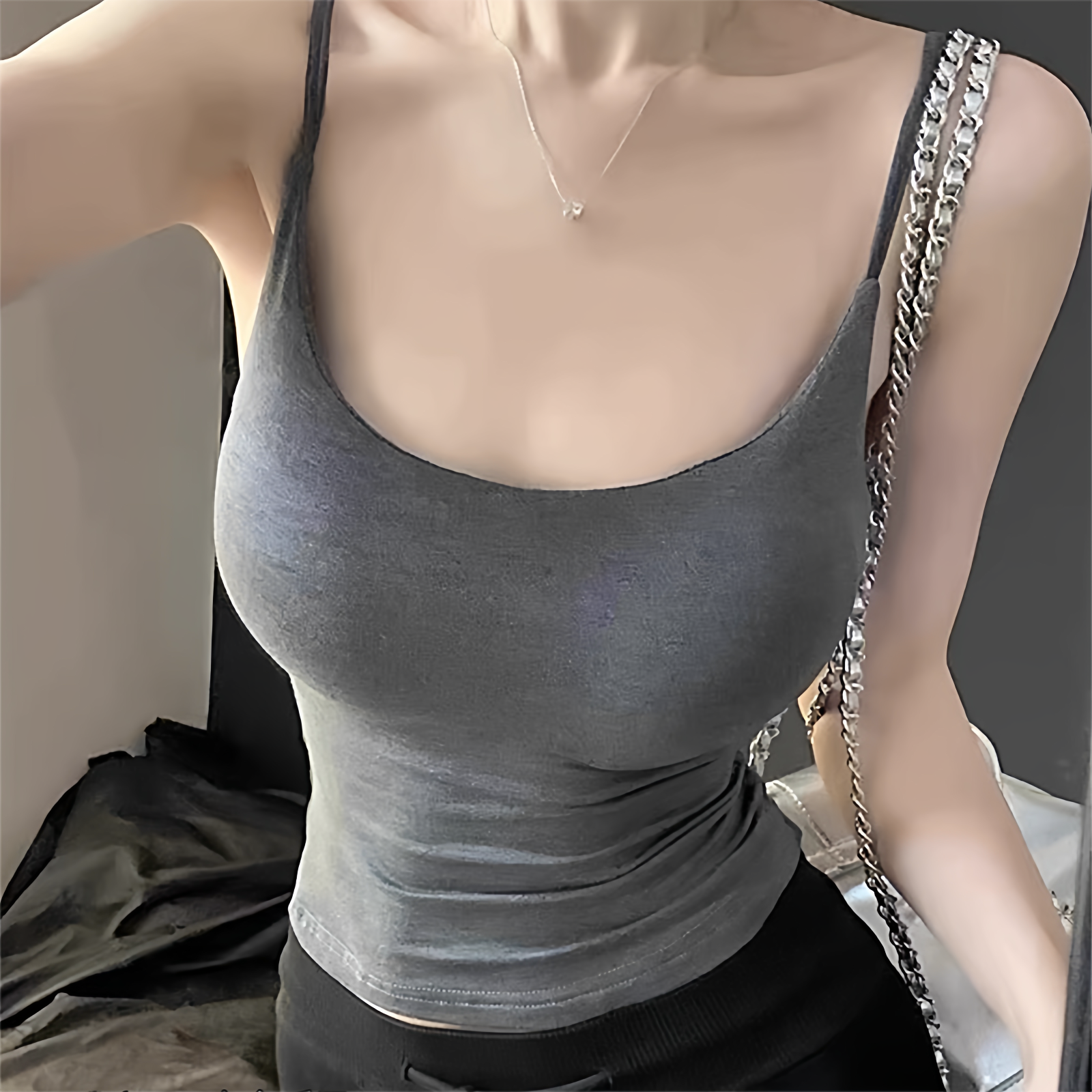 小胸显大~外扩胸吊带背心女带胸垫内搭低胸低领文胸一体美背背心