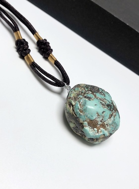 D366# 天然原矿绿松石随形老矿吊坠35*30*22.5mm 重量31.89克