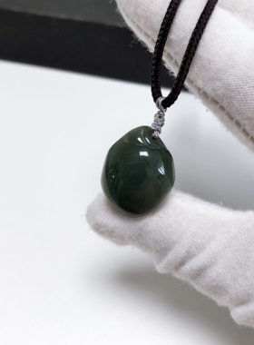 D641# 天然A货翡翠桃子吊坠22*17.2*8mm