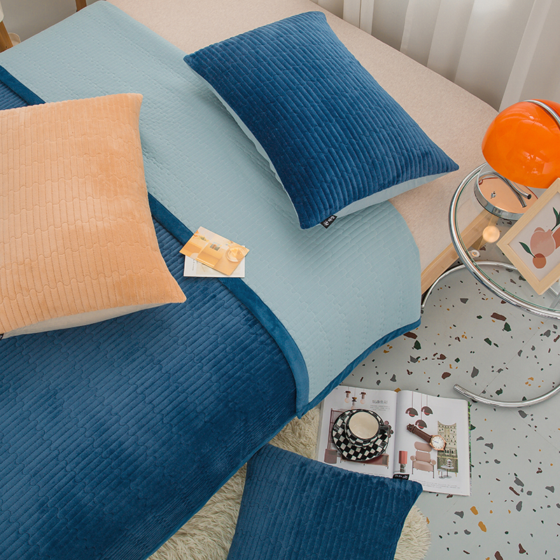 牛奶绒一面棉一面绒两用纯棉加厚的绗缝夹棉防滑榻榻米床盖三件套