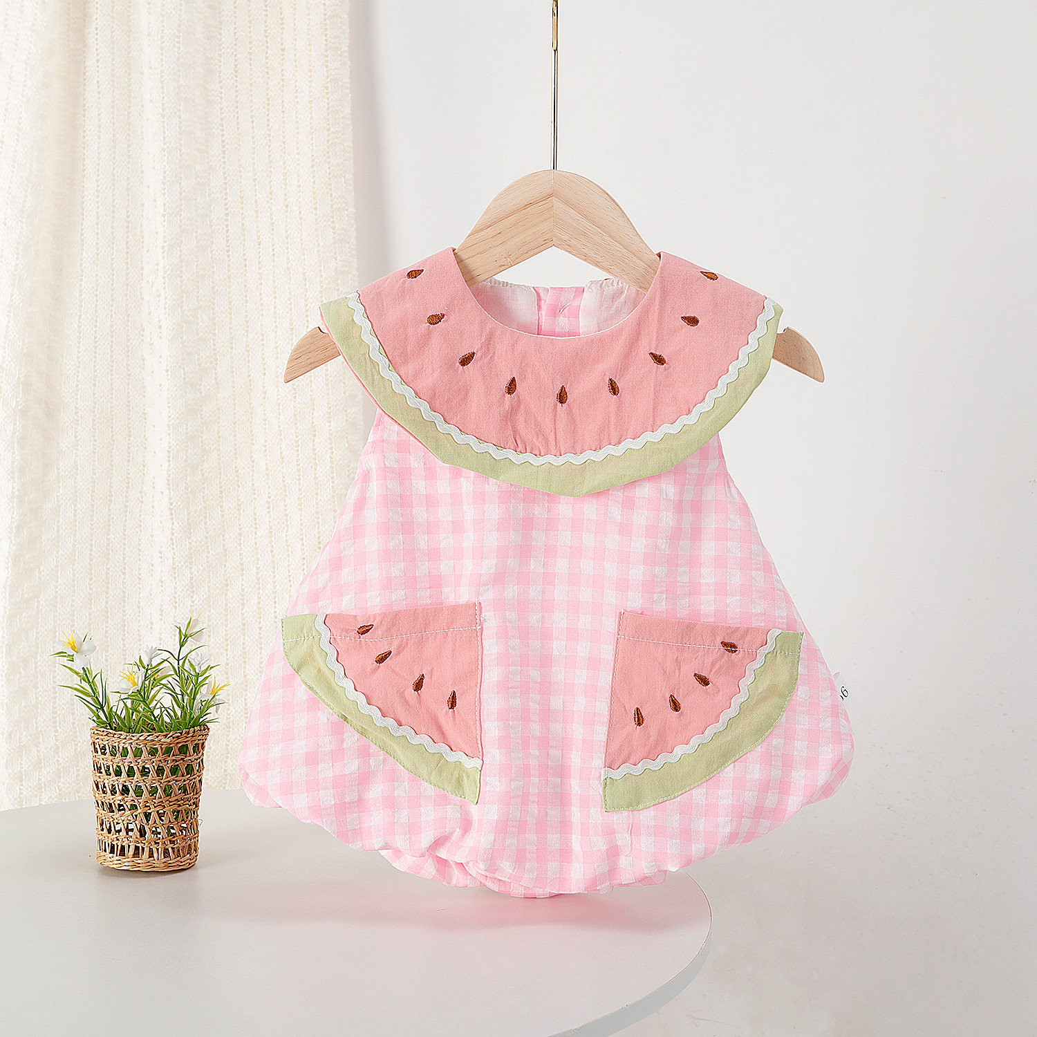 夏季清凉无袖连体衣女宝宝俏皮可爱薄款外出服3月周岁婴幼儿哈衣