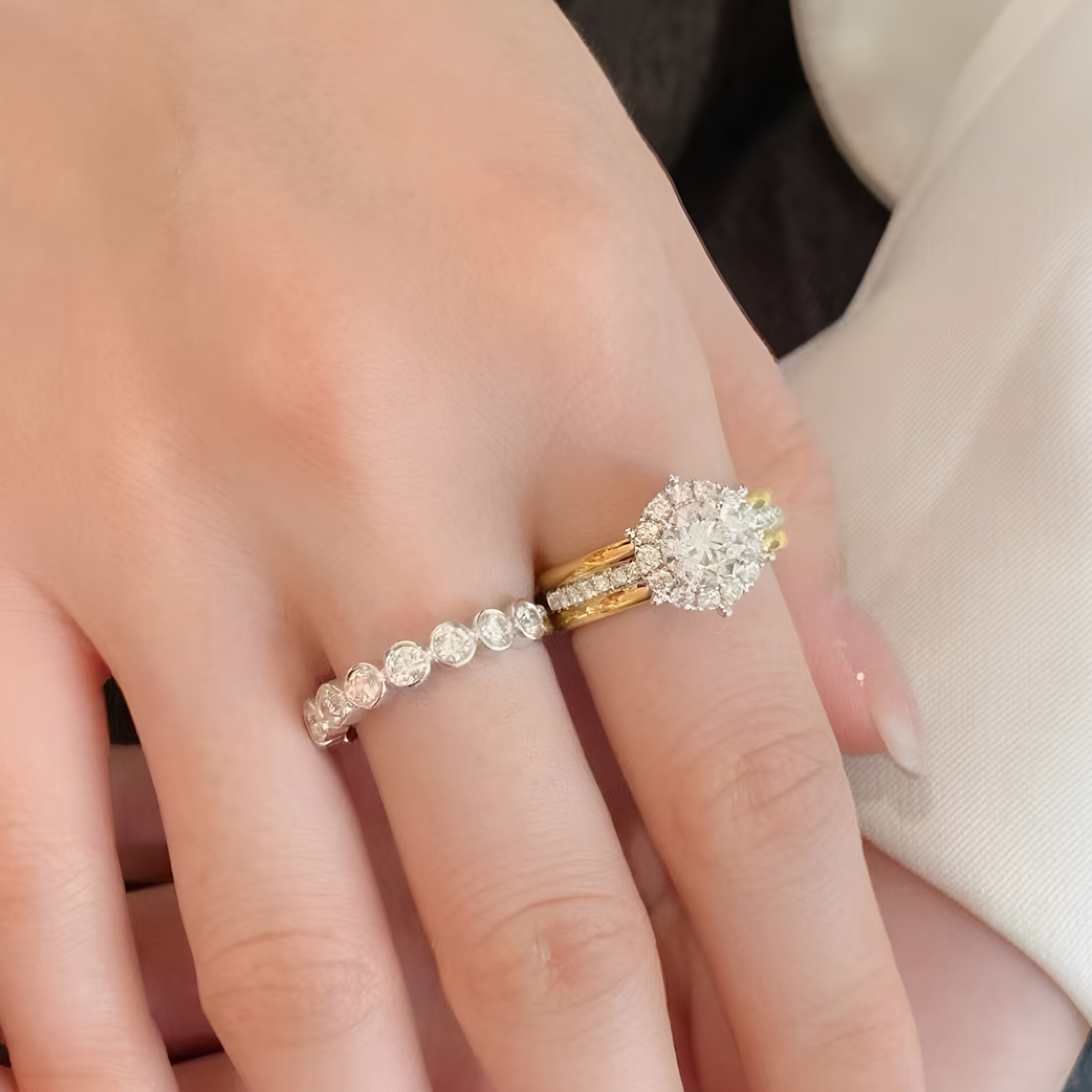 福大生 六爪显钻群镶钻石女戒 玫瑰18K金结婚钻戒 天然女钻戒定制