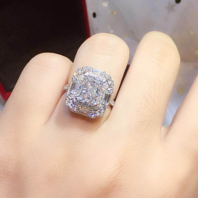 福大生 新款雷迪恩戒指 群镶白18K金异形钻石女戒 方形结婚钻戒