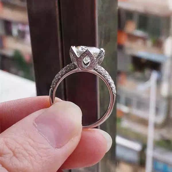 福大生白18K金钻石戒指 群镶铂金1.08克拉结婚钻戒裸钻女正品定制