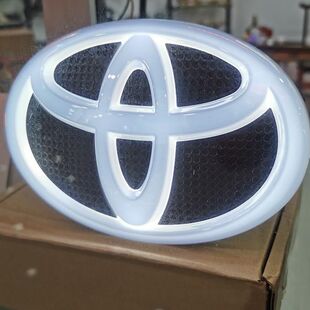 适用丰田发光标霸道 酷路泽陆巡新动态流光LED车标灯普拉多中网灯