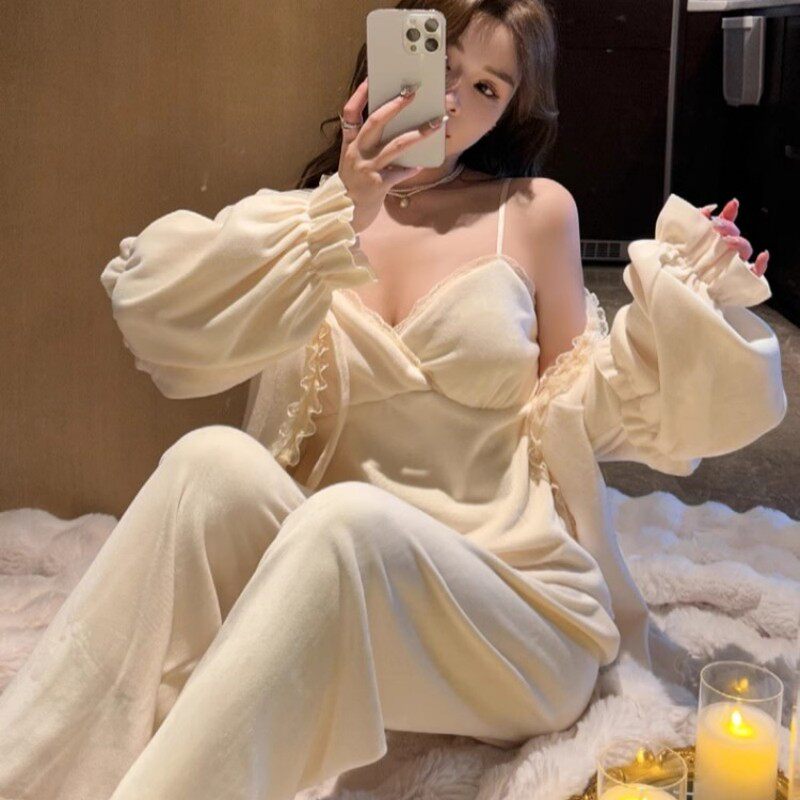男友家2025秋冬海岛绒睡衣女长袖双面薄绒性感家居服三件套带胸垫