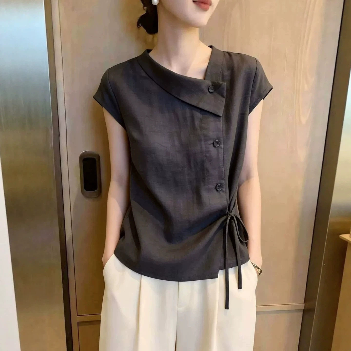 灰色短袖衬衫女士2026夏季新款时尚减龄设计感不规则系带衬衣上衣