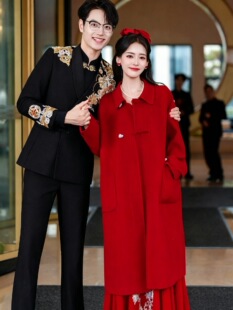 新中式高级感2026新款年轻款订婚礼服新娘红色毛呢大衣敬酒服回门