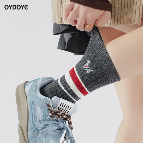 OYDOYC原创设计款条纹小狗刺绣长袜女双针中筒袜纯棉堆堆袜深灰色