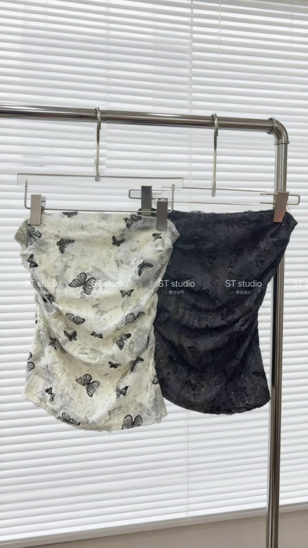 法式一字肩蝴蝶印花抹胸开叉背心女2025春季甜辣性感褶皱短款上衣,女装/女士精品,抹胸,淘宝优惠券,粉丝福利购,淘宝优惠卷