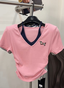 十三行2026春季新款韩版显瘦V领假两件挂脖T恤女修身垫肩上衣女