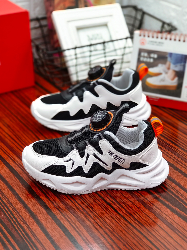 人本轻便透气儿童免系带运动鞋秋