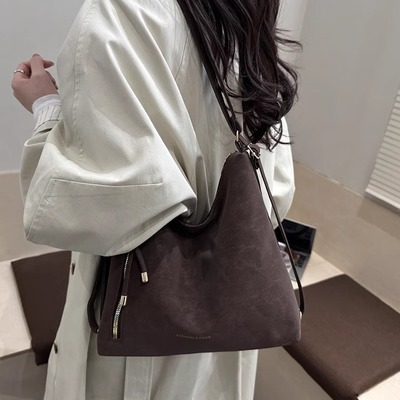 单肩包女款2025新款高级感包包小众百搭双肩大容量日常通勤托特包