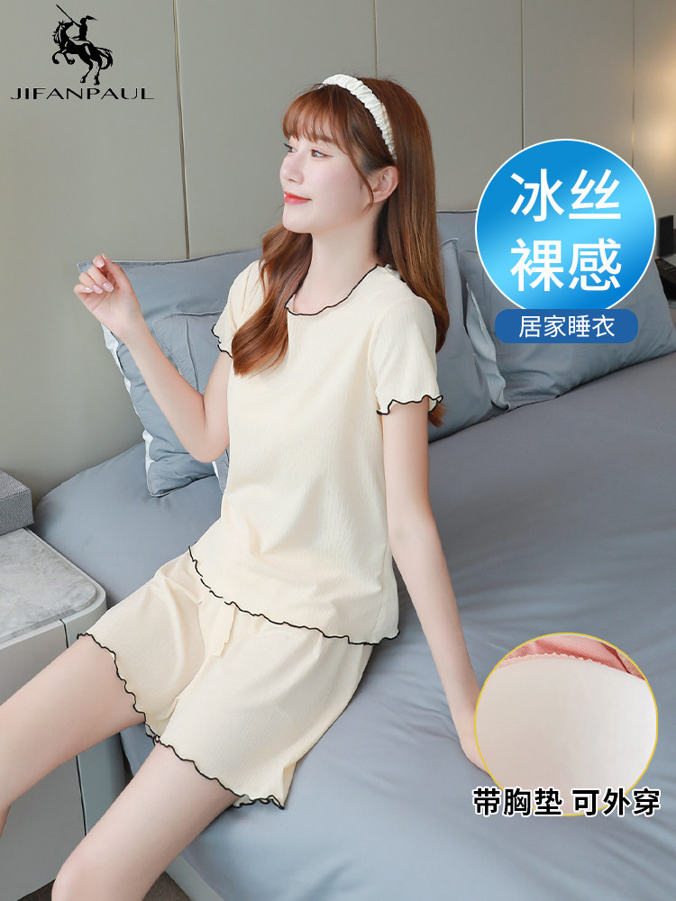 얼음 실크 잠옷 여성 여름 반팔 반바지 2024 가슴 패드가있는 새로운 스타일 하이 엔드 여름 시원한 가정 의류 세트