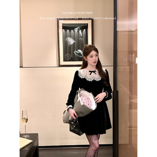 杨小卷赫本千金风撞色蕾丝拼接丝绒连衣裙收腰长袖小黑裙生日礼裙