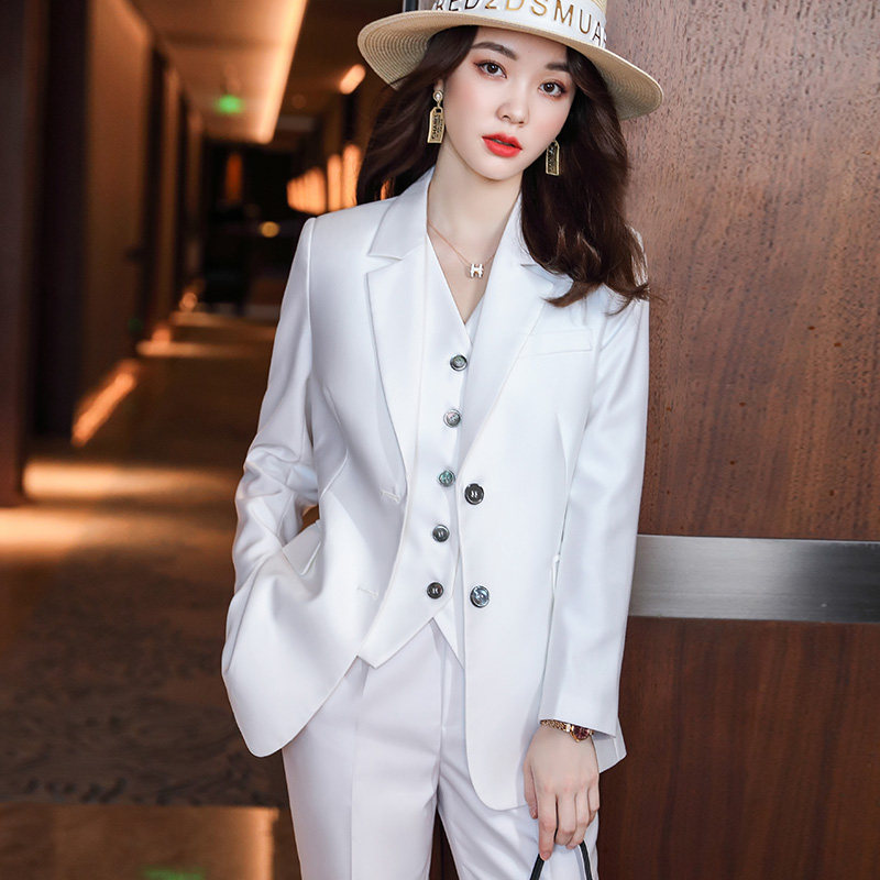白色西装外套女韩版职业正装气质时尚高级感英伦风西服马甲三件套