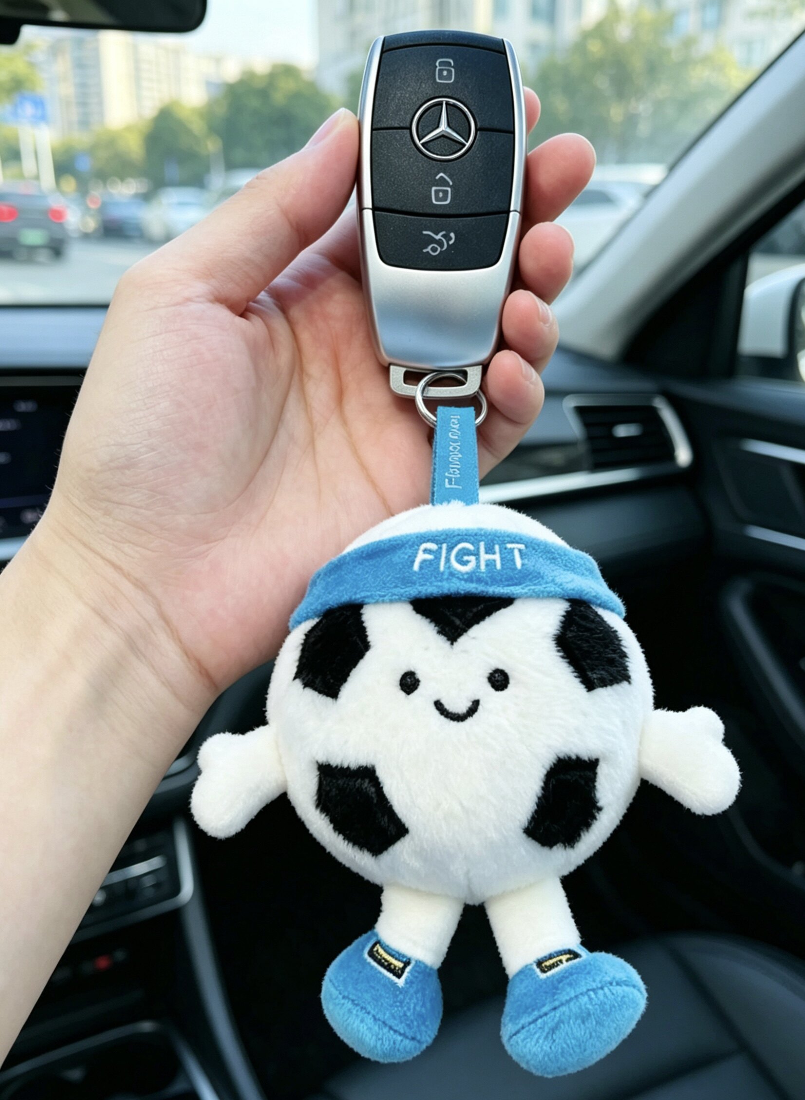 世界杯足球毛绒钥匙扣FIGHT励志小玩偶奔驰宝马通用车载钥匙挂件