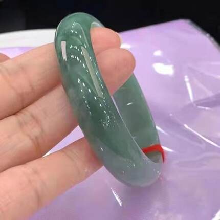 天然正品玉手镯翡翠色手镯女款纯玉镯浅绿翠绿镯子特价带证书包邮