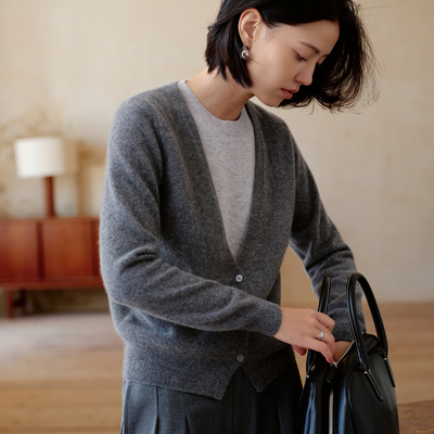 秋冬圆领羊绒衫女100纯山羊绒开衫外套设计感小众假两件撞色毛衣
