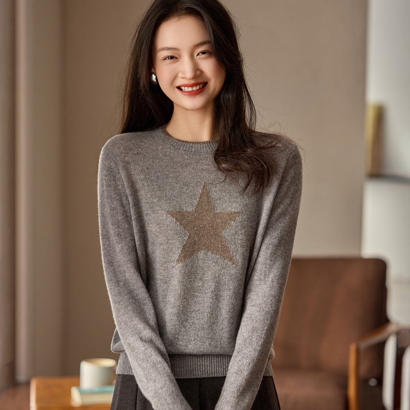 2025秋冬新款100%纯山羊绒衫女圆领纯色设计宽松针织简约打底上衣