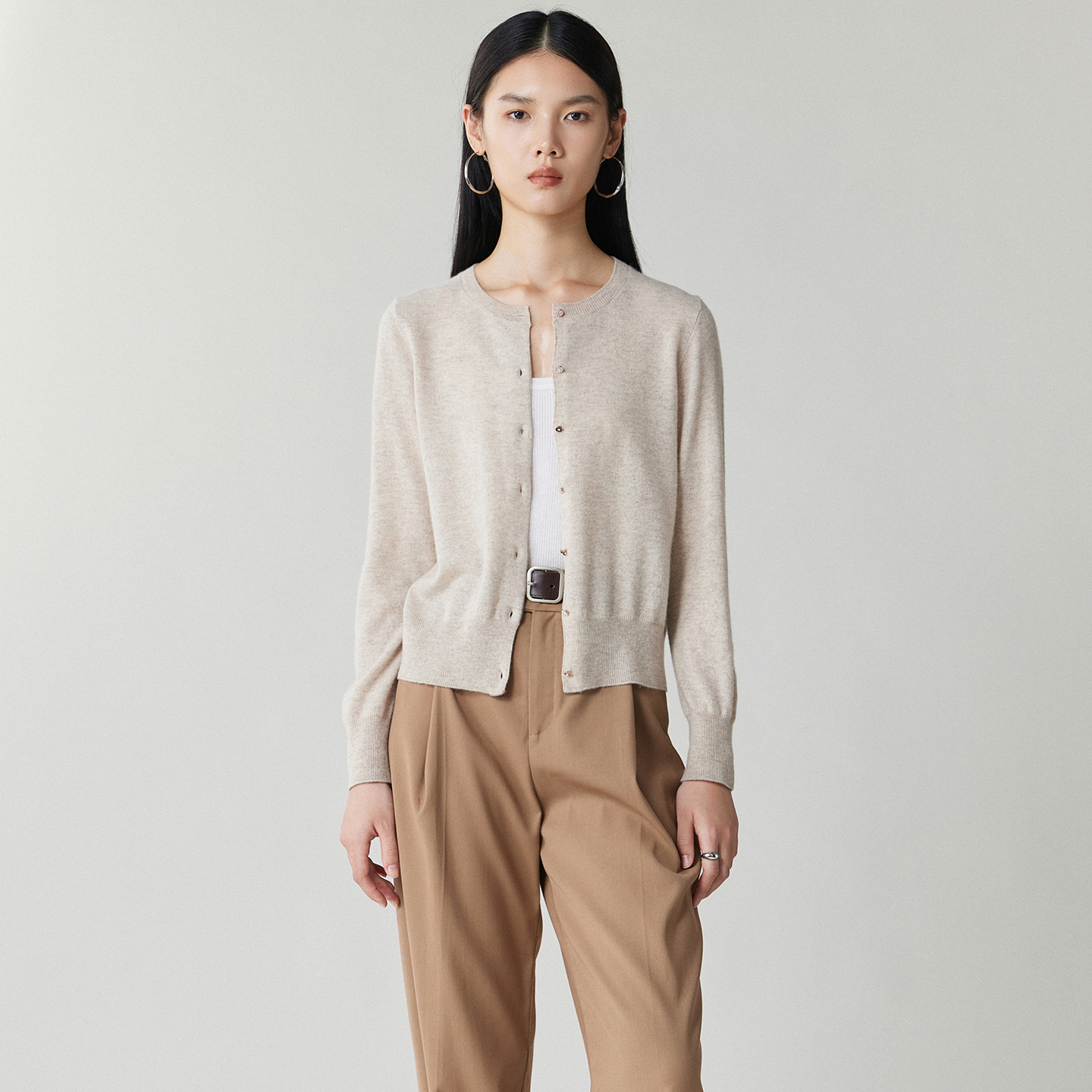 秋冬新款精纺100%山羊绒圆领开衫女休闲时尚柔软舒适针织毛衣外套