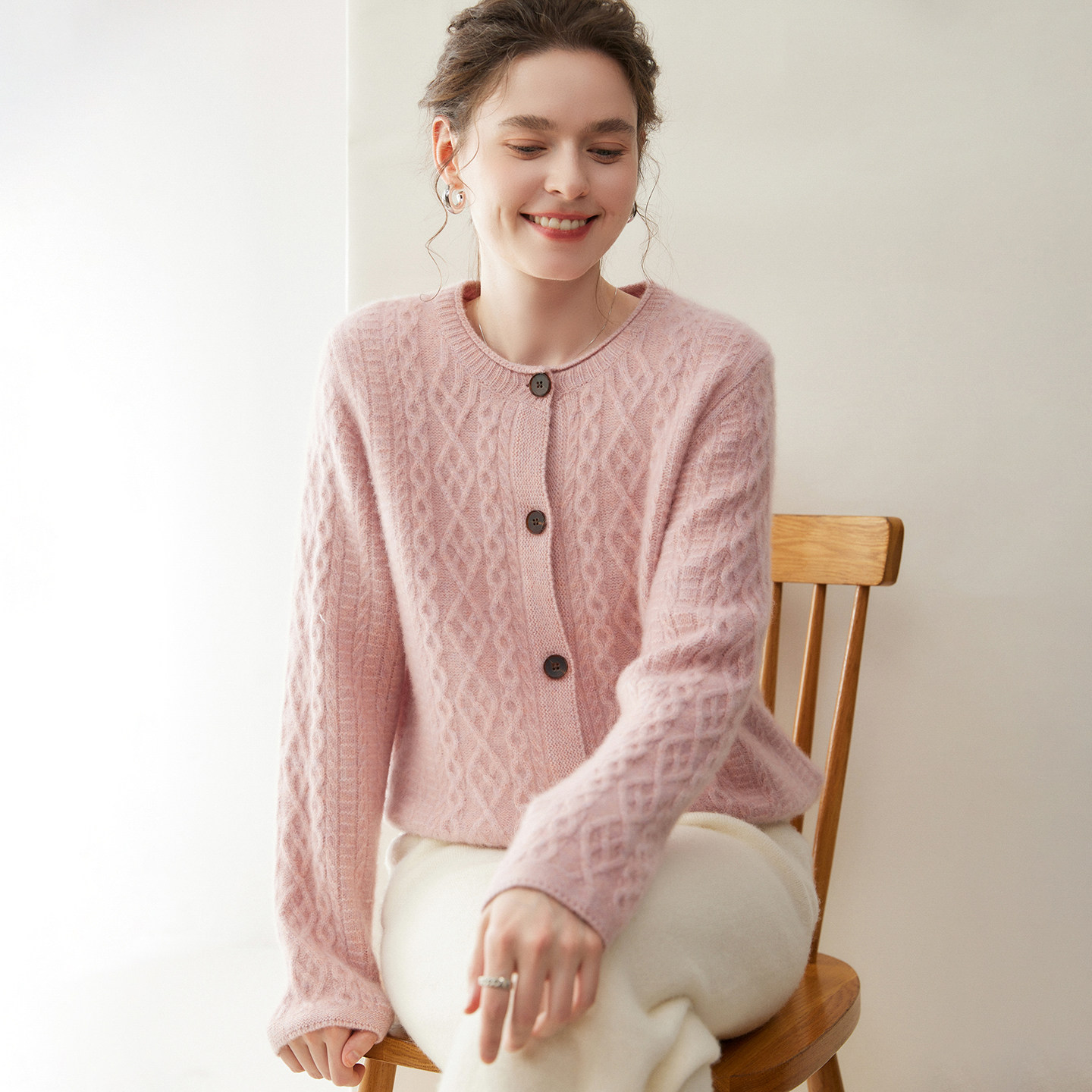 秋冬新款100%山羊绒开衫女卷边圆领轻奢三股加厚纯色针织外套毛衣,女装/女士精品,羊绒衫,淘宝优惠券,粉丝福利购,淘宝优惠卷