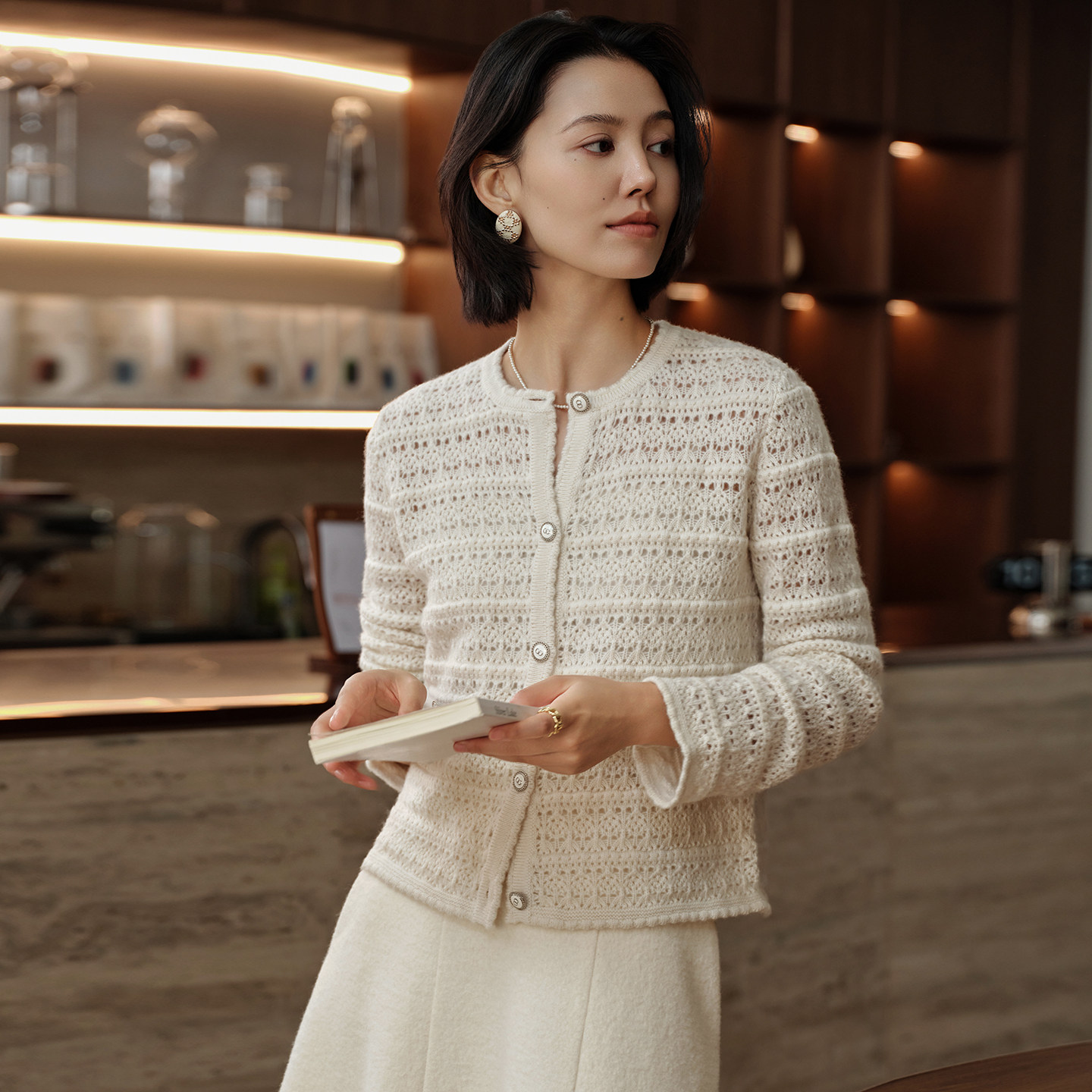 高端小香风钩花镂空加厚100%纯山羊绒开衫女秋冬简约针织短款外套,女装/女士精品,羊绒衫,淘宝优惠券,粉丝福利购,淘宝优惠卷